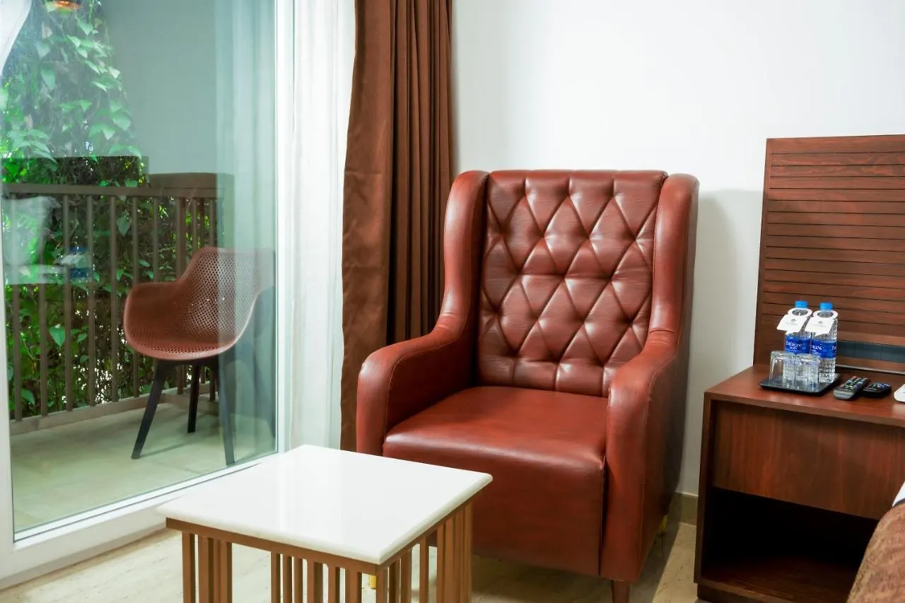 The Runway Hotel Kochi 3*,